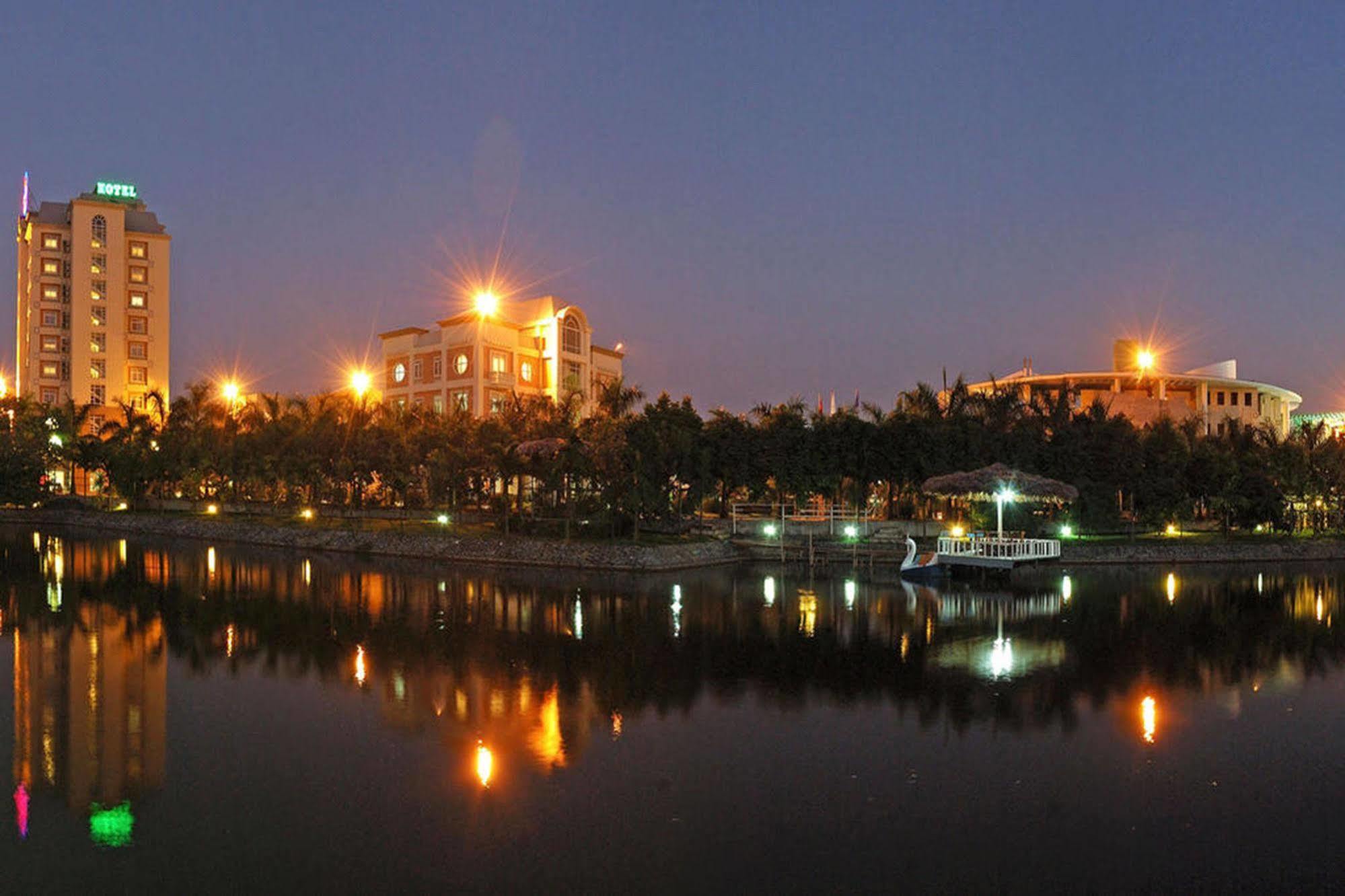 Camela Hotel & Resort Hai Phong Buitenkant foto