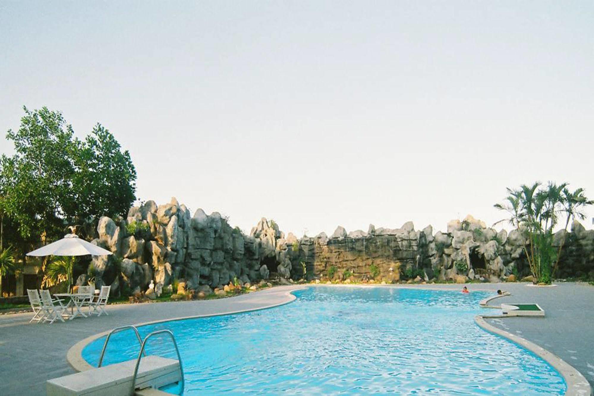 Camela Hotel & Resort Hai Phong Buitenkant foto